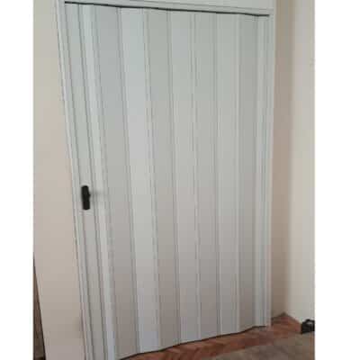 Beyaz Akordiyon Kapı